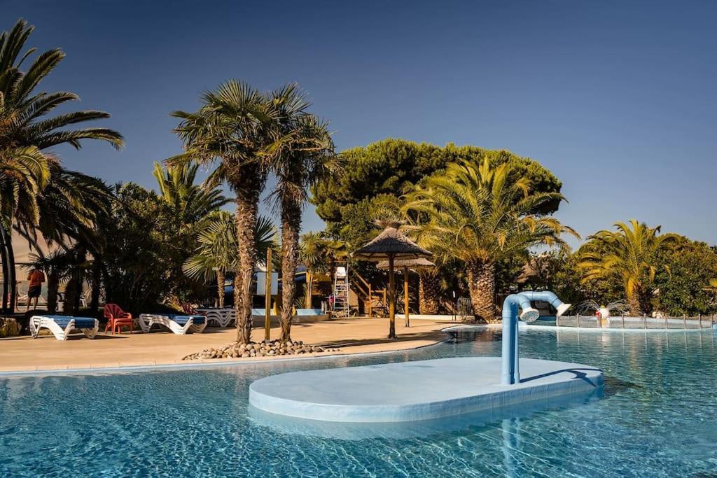 Et Soleil 5 Etoiles A Oleron Emplacement 469 2ch 1sdb 6 Personnes *
